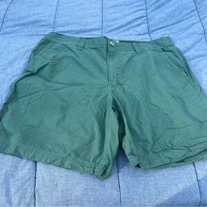 Columbia Green Lightweight Hiking Shorts 8” Inseam Size 36”